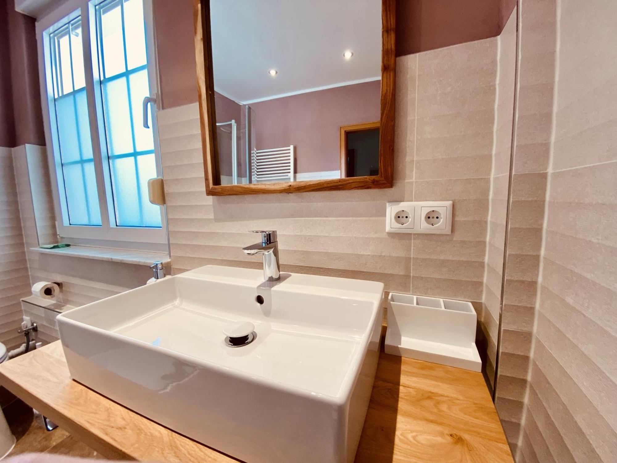 Casa Rehse I Stilvolles Apartment I 24H-Self-Check-In I Kostenlos Parken & Wlan I 55-Zoll-Smart&Kabel-Tv I Oepnv Erfurt Buitenkant foto